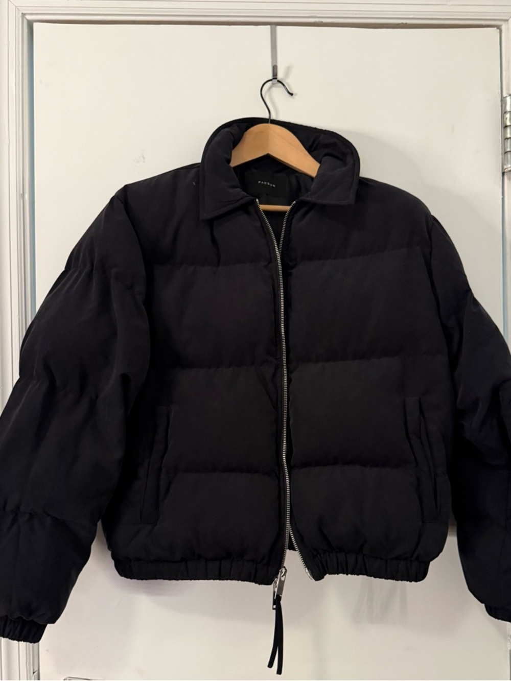 Pacsun black puffer jacket- women’s